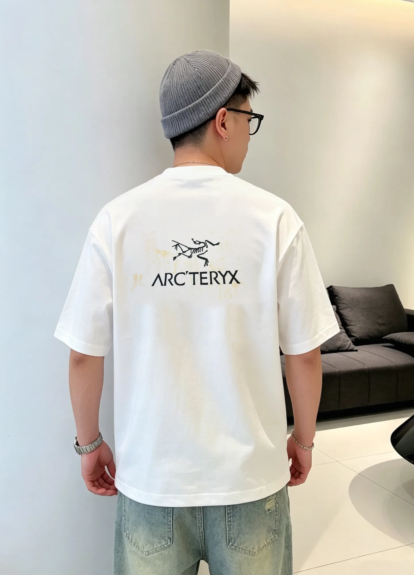 175 ⚜️Arc‘teryx T ｜ Versatile . Same Style ❤️ g ， ， ， Breathable ， 、 、 。Classic ， ， ， 、 ， 。 LOGO . Retro ，Retro ， ， 。 ：Classic / / / ， Black White ， ； 、 、 、 ， 、 ， Versatile T。 ！Sizes：S-3XL ❗️（175/145 L）
